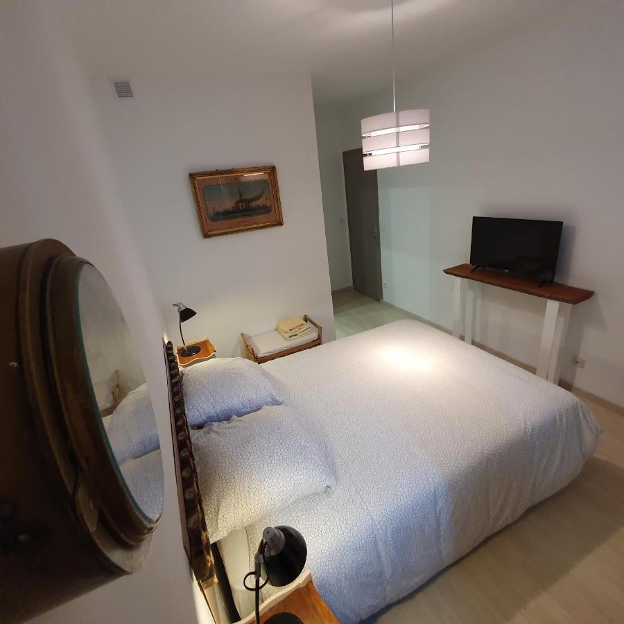 Hotel Il Porto à Sète Extérieur photo